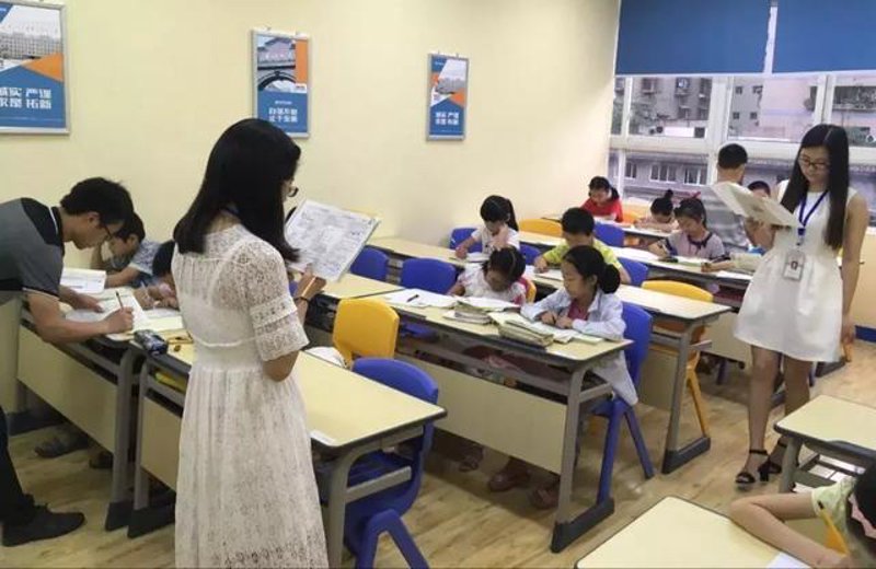 如何撰写一份贴合实际的学生发展评价表综合评语？
